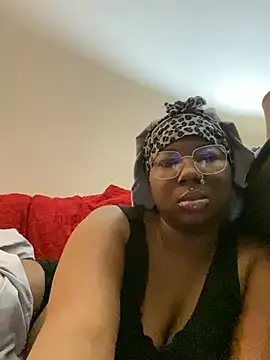 Snapshot of DamnBubbles chatting on 01.25.25 DamnBubbles online show from 01.25.25