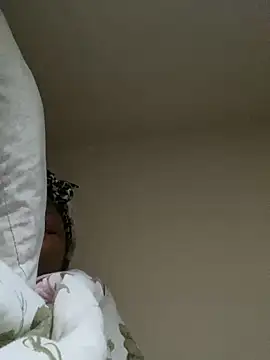 Snapshot of DamnBubbles chatting on 02.07.25 DamnBubbles online show from 02.07.25