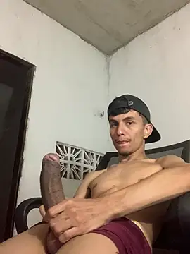Snapshot of gabrielzinnnn085 chatting on 08.03.26 gabrielzinnnn085 online show from 08.03.26