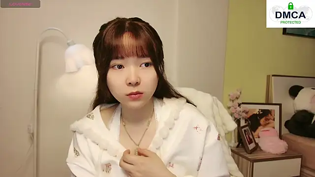 Chenjing0 online show from 02.15.25