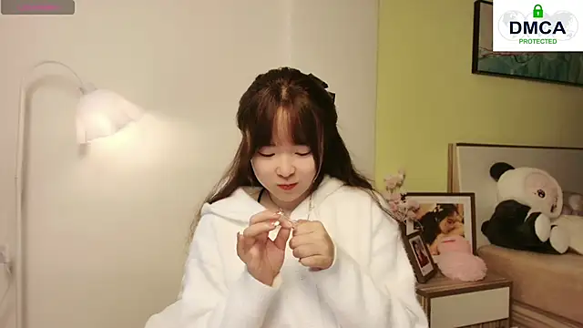 Chenjing0 online show from 02.20.25