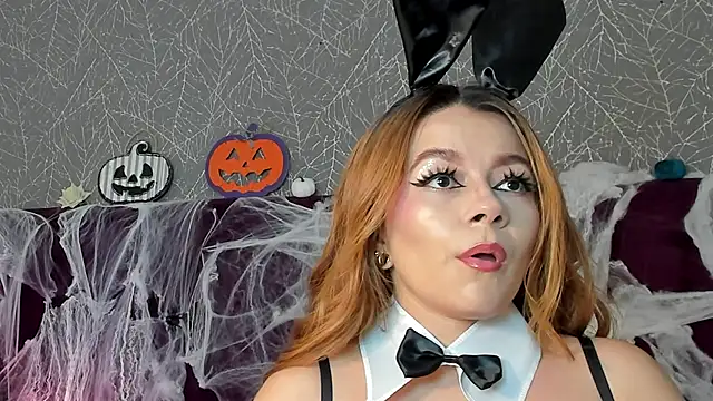 LiaCathaleya online show from 10.31.25