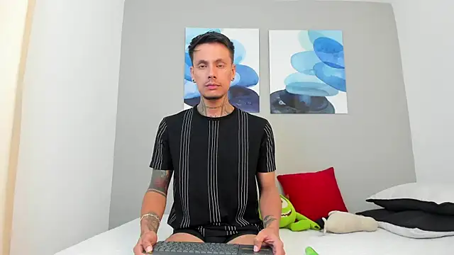 Emilio Wolf online show from 02.04.25