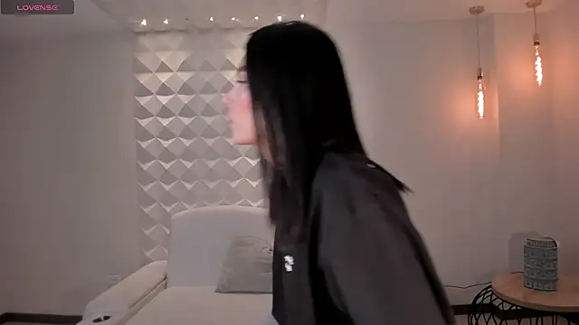 NiaSalvatore online show from 02.01.26