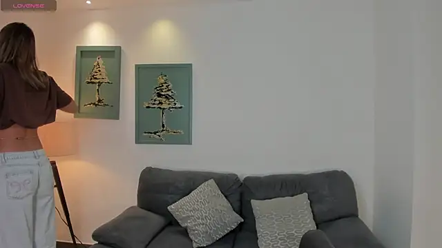 NiaSalvatore online show from 06.23.26
