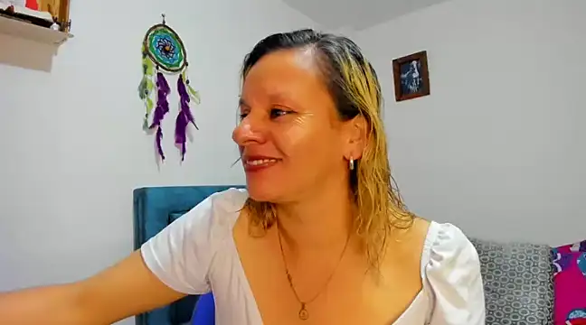Snapshot of sofi_saliva2511 chatting on 03.08.25 sofi saliva2511 online show from 03.08.25