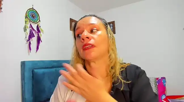 Snapshot of sofi_saliva2511 chatting on 03.10.25 sofi saliva2511 online show from 03.10.25