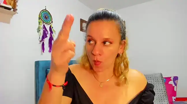Snapshot of sofi_saliva2511 chatting on 03.11.25 sofi saliva2511 online show from 03.11.25