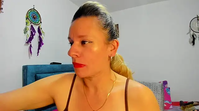 Snapshot of sofi_saliva2511 chatting on 03.21.25 sofi saliva2511 online show from 03.21.25