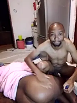 Snapshot of KMbesxxx chatting on 11.06.25 KMbesxxx online show from 11.06.25