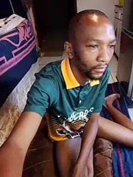 Snapshot of KMbesxxx chatting on 11.15.25 KMbesxxx online show from 11.15.25