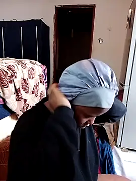 Snapshot of KMbesxxx chatting on 11.23.25 KMbesxxx online show from 11.23.25