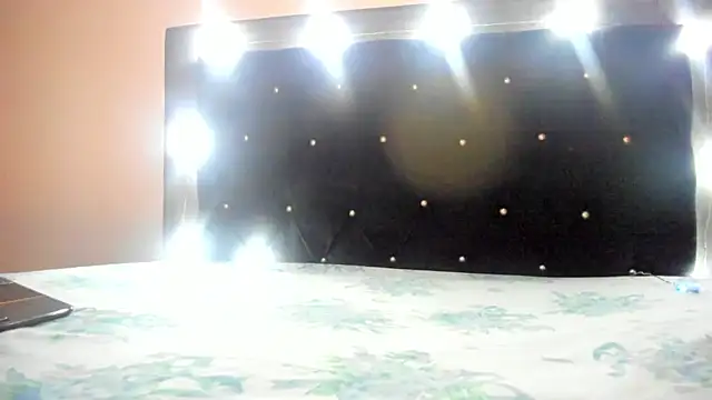 Snapshot of violetadumsper chatting on 03.31.26 violetadumsper online show from 03.31.26