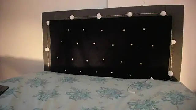 Snapshot of violetadumsper chatting on 04.01.26 violetadumsper online show from 04.01.26