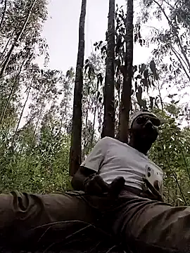 Snapshot of Leefin09 chatting on 09.21.25 Leefin09 online show from 09.21.25