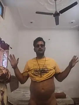 Snapshot of MAGNETICDADDY8 chatting on 10.31.25 MAGNETICDADDY8 online show from 10.31.25