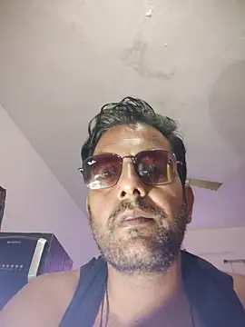 Snapshot of MAGNETICDADDY8 chatting on 11.03.25 MAGNETICDADDY8 online show from 11.03.25