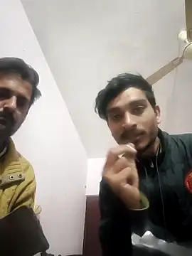 Snapshot of MAGNETICDADDY8 chatting on 11.25.25 MAGNETICDADDY8 online show from 11.25.25