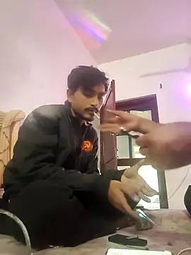 Snapshot of MAGNETICDADDY8 chatting on 11.27.25 MAGNETICDADDY8 online show from 11.27.25