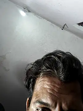 Snapshot of MAGNETICDADDY8 chatting on 11.27.25 MAGNETICDADDY8 online show from 11.27.25