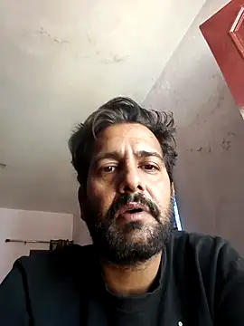 Snapshot of MAGNETICDADDY8 chatting on 11.28.25 MAGNETICDADDY8 online show from 11.28.25