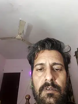 Snapshot of MAGNETICDADDY8 chatting on 11.28.25 MAGNETICDADDY8 online show from 11.28.25