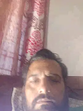 Snapshot of MAGNETICDADDY8 chatting on 12.01.25 MAGNETICDADDY8 online show from 12.01.25