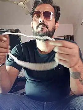 Snapshot of MAGNETICDADDY8 chatting on 12.02.25 MAGNETICDADDY8 online show from 12.02.25