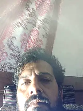 Snapshot of MAGNETICDADDY8 chatting on 12.14.25 MAGNETICDADDY8 online show from 12.14.25