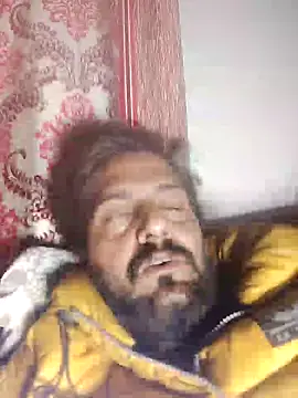 Snapshot of MAGNETICDADDY8 chatting on 12.18.25 MAGNETICDADDY8 online show from 12.18.25