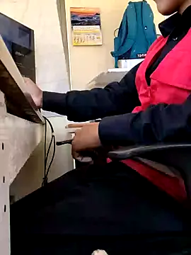 Snapshot of securityhot chatting on 01.04.25 securityhot online show from 01.04.25