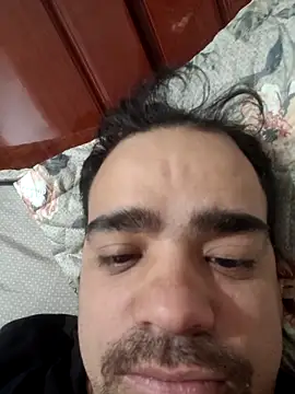 Snapshot of manterei2 chatting on 11.25.25 manterei2 online show from 11.25.25