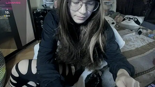 Snapshot of alexiamaleax chatting on 09.20.25 alexiamaleax online show from 09.20.25