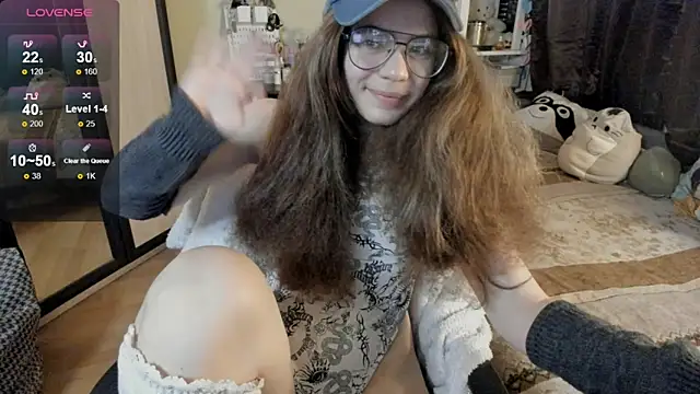 Snapshot of alexiamaleax chatting on 12.14.25 alexiamaleax online show from 12.14.25