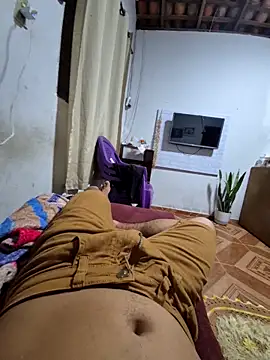 Snapshot of safadinho318 chatting on 12.21.25 safadinho318 online show from 12.21.25