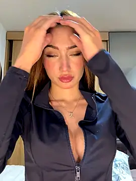 Maddy Jones online show from 11.22.25