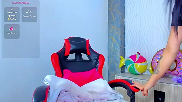 Anniee x online show from 07.05.26
