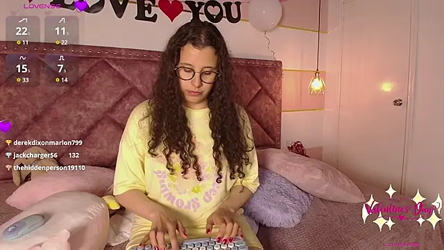 Snapshot of Charlotte__Miller chatting on 02.16.25 Charlotte Miller online show from 02.16.25