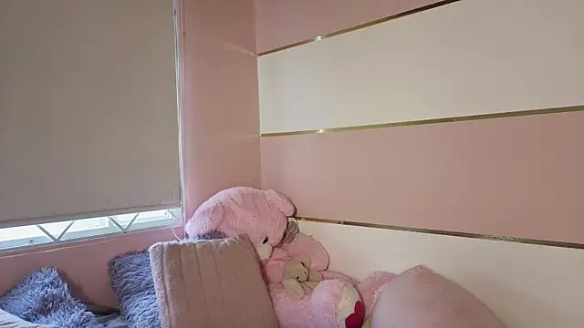 Snapshot of Charlotte__Miller chatting on 10.25.25 Charlotte Miller online show from 10.25.25