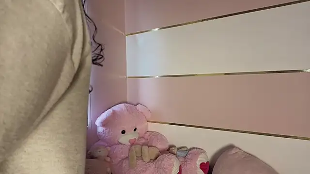 Snapshot of Charlotte__Miller chatting on 11.03.25 Charlotte Miller online show from 11.03.25