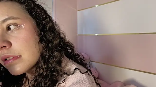 Snapshot of Charlotte__Miller chatting on 11.08.25 Charlotte Miller online show from 11.08.25