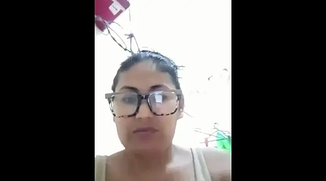 Snapshot of acuarela chatting on 01.06.25 acuarela online show from 01.06.25