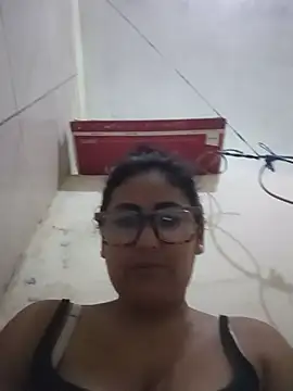 Snapshot of acuarela chatting on 01.10.25 acuarela online show from 01.10.25