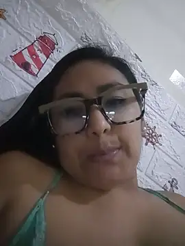 Snapshot of acuarela chatting on 01.13.25 acuarela online show from 01.13.25