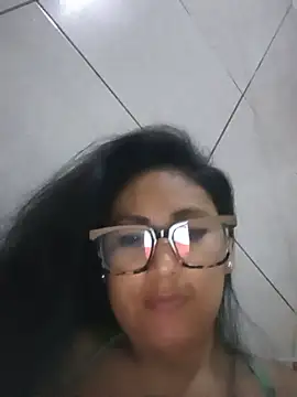 Snapshot of acuarela chatting on 01.13.25 acuarela online show from 01.13.25