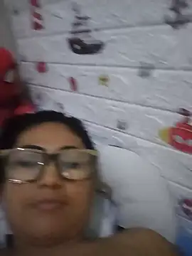 Snapshot of acuarela chatting on 01.14.25 acuarela online show from 01.14.25