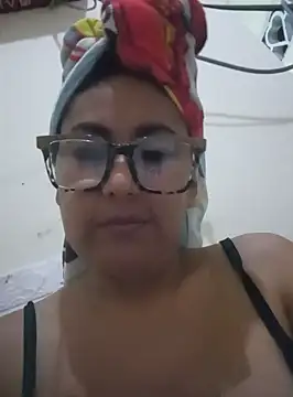 Snapshot of acuarela chatting on 01.14.25 acuarela online show from 01.14.25