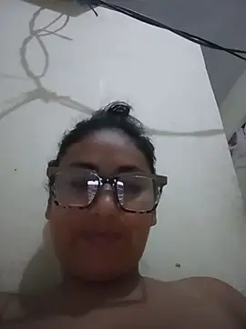 Snapshot of acuarela chatting on 01.20.25 acuarela online show from 01.20.25