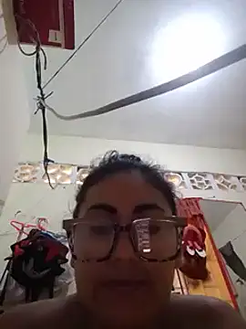 Snapshot of acuarela chatting on 02.16.25 acuarela online show from 02.16.25