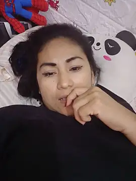 Snapshot of acuarela chatting on 02.17.25 acuarela online show from 02.17.25